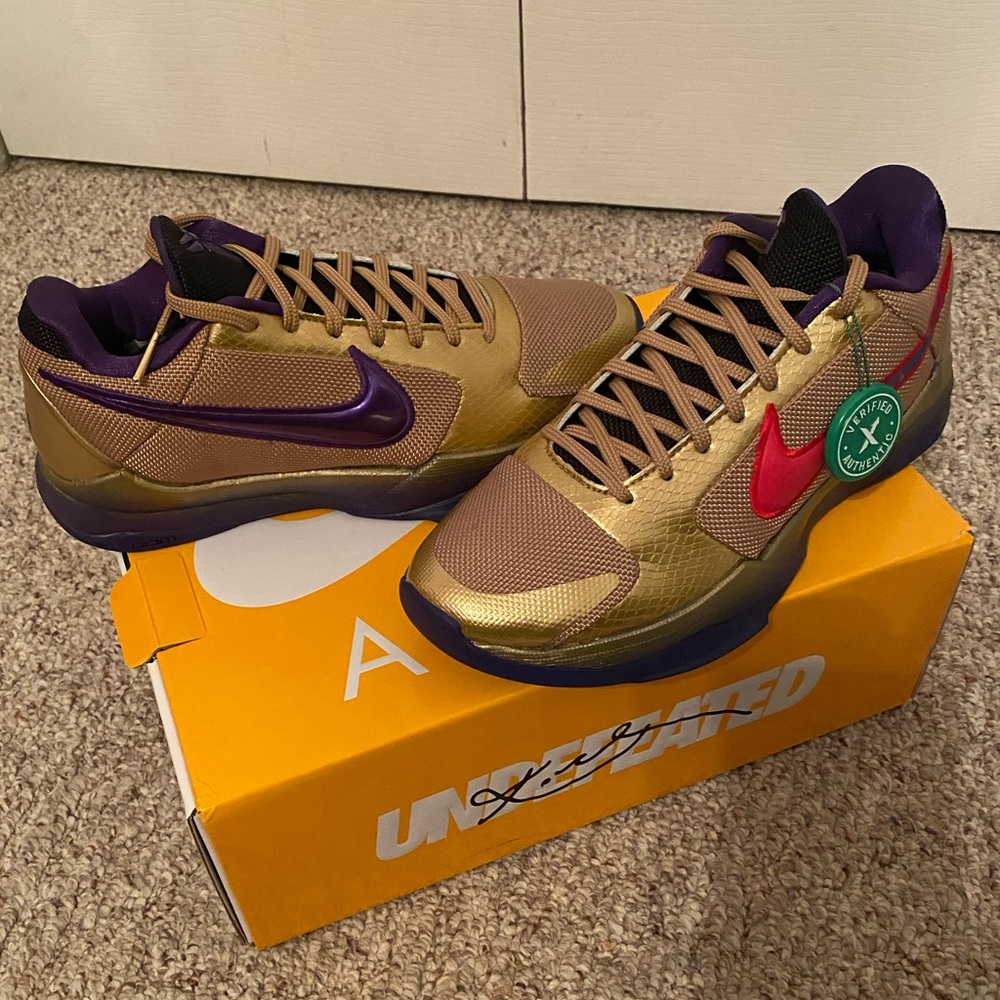 Nike Kobe 5 Protro Rare Size 7 men’s/kids 8.5 wmns